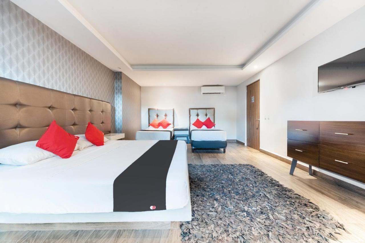 Hotel 202 Monterrey Buitenkant foto