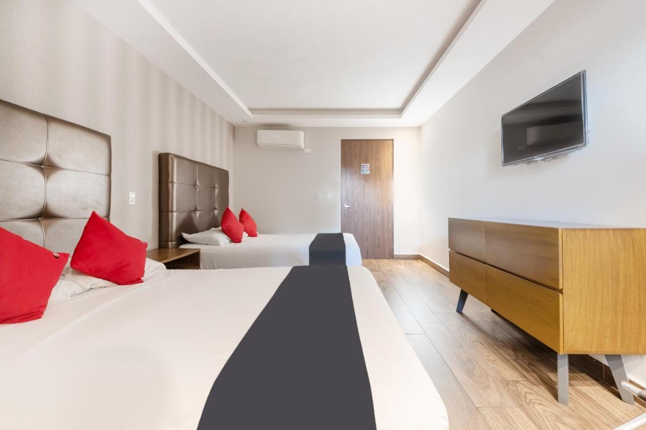 Hotel 202 Monterrey Buitenkant foto