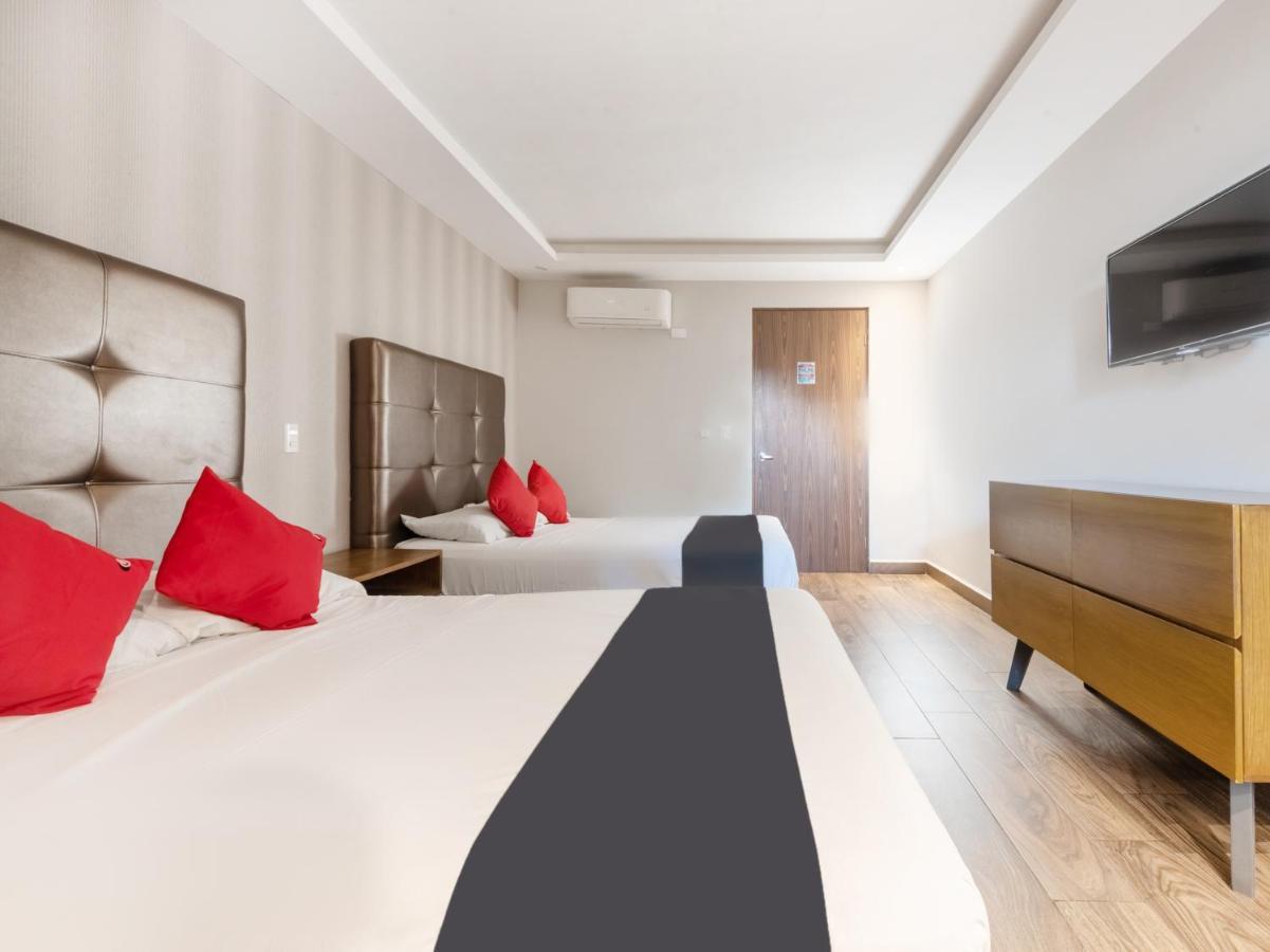 Hotel 202 Monterrey Buitenkant foto